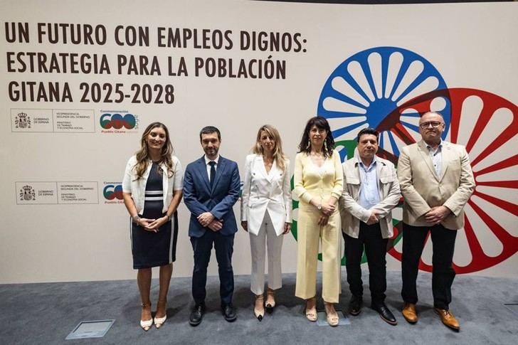 Yolanda Díaz lanza plan de empleo para integrar a la comunidad gitana