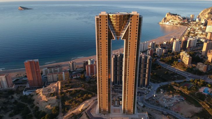 Lloret de Mar, Benidorm y La Pineda lideran las escapadas en agosto