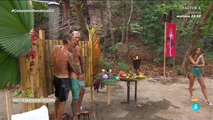 La ducha más caliente de 'Supervivientes' con Gorka y Rubén semidesnudos: 