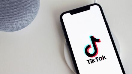 Amazon intenta adquirir TikTok antes de su posible prohibición en EE. UU