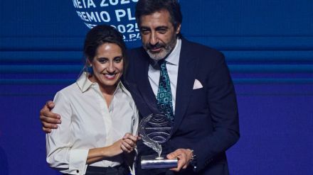 Juan del Val recibe el Premio Planeta por su novela "Vera, una historia de amor"
