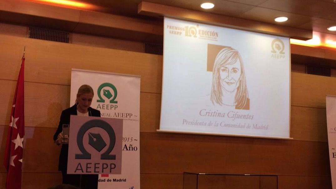 Gala de la AEEPP, Cristina Cifuentes entregó los premios ‘Editores 2016’