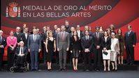 El presidente del Teatro Real Gregorio Marañón recibe la medalla de oro al mérito en las Bellas Artes