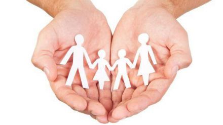 "Se buscan familias" para fomentar la figura del acogimiento familiar