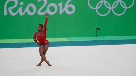 Simone Biles afirma que sufrió abusos sexuales del exmédico del equipo olímpico