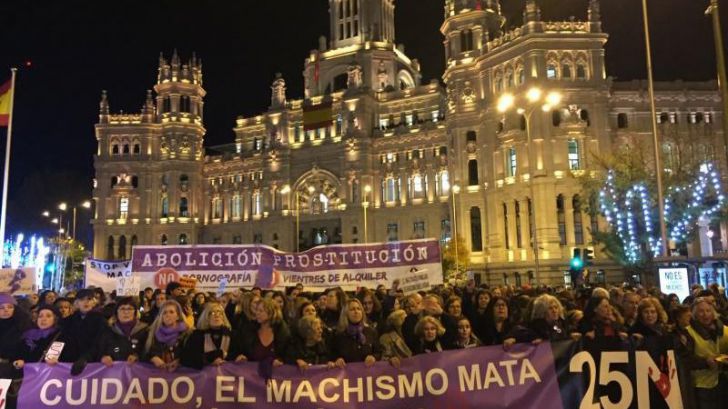 Decenas de miles de mujeres colapsan Madrid para denunciar la violencia machista