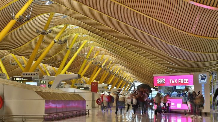 El número de pasajeros en los aeropuertos se desploma