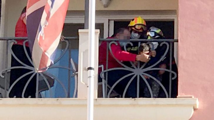 Un menor de dos años queda atrapado en la barandilla de un hotel en Alicante