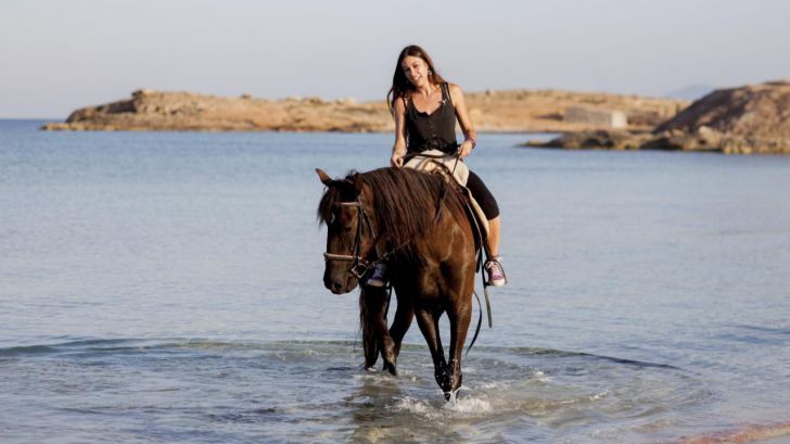 Conoce la Formentera más desconocida: a caballo