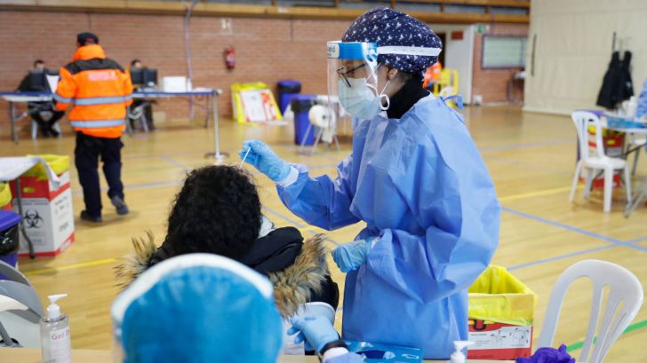 Madrid se prepara para la tercera ola: Test de antígenos masivos para jóvenes a la vuelta de Navidad