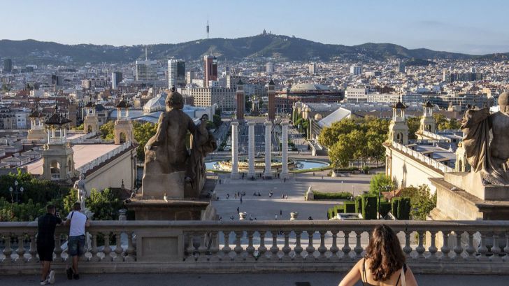 España recibe 284.311 turistas internacionales en febrero