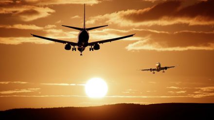El tráfico de viajeros en los aeropuertos españoles no termina de despegar