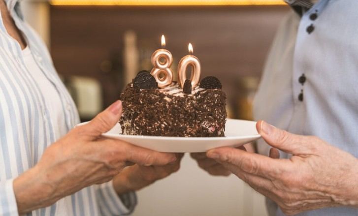 AESTE pide priorizar los cuidados ante el aumento de la esperanza de vida en España