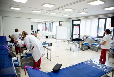 Cerca de 200 donantes participan en acapto de sangre en la UVic