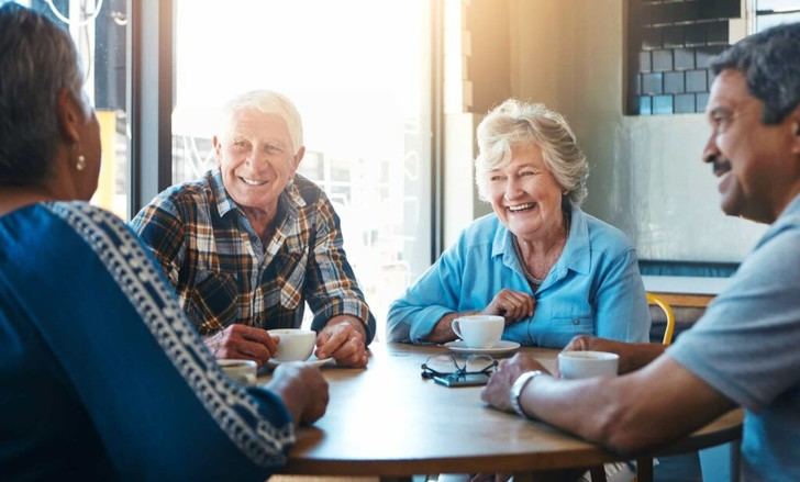 Actividades sociales: clave para fortalecer relaciones y mejorar la salud cerebral