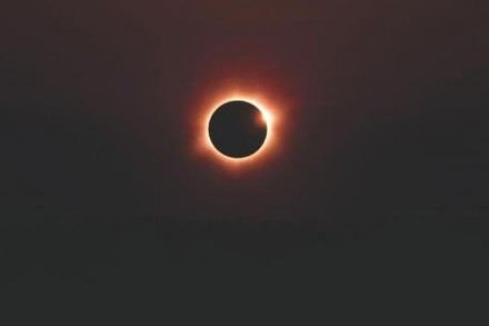 Consumo advierte sobre la importancia de usar gafas certificadas para el eclipse del 12 de agosto