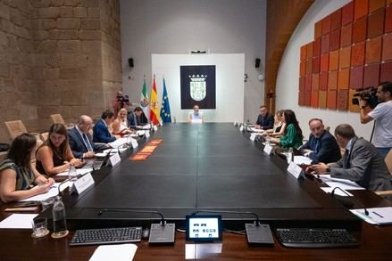 El Gobierno de Extremadura destina 12,3 millones a 236 plazas de atención social