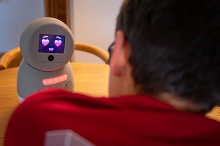 CSIC crea un robot emocional para ayudar en terapias de niños autistas