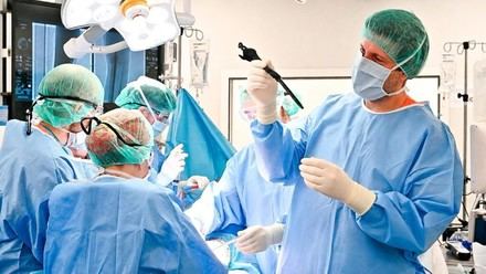 El Hospital Gregorio Marañón crea la primera prótesis ósea personalizada de metamaterial en el mundo