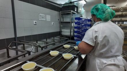 El Hospital Insular-Materno Infantil dona 4.600 kilos de alimentos a comedores sociales