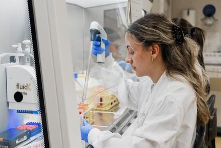 España lanza estudio pionero para predecir riesgo de cáncer de mama en 10.000 mujeres