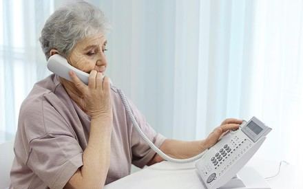 Más de 200 casos de maltrato a mayores atendidos por CONFEMAC en 2026