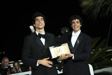 Javier Calvo y Javier Ambrossi ganan el premio a Mejor Director en Cannes por 'La bola negra'