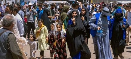Restricciones a mujeres en Afganistán limitan ayuda humanitaria de la ONU