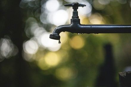 Metales en tuberías pueden contaminar el agua con bacterias peligrosas