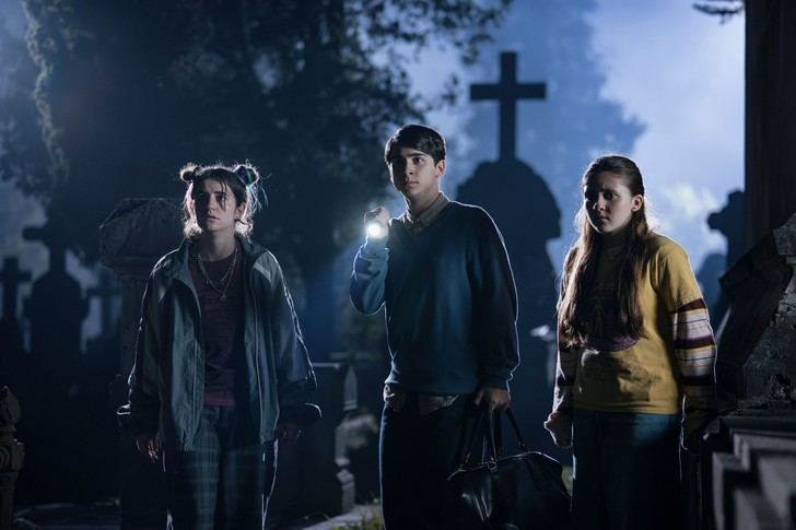 'Los Muértimer' lanza su tráiler: misterio y humor en un cementerio