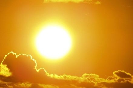 Salud advierte sobre riesgos por altas temperaturas y aconseja precauciones especiales