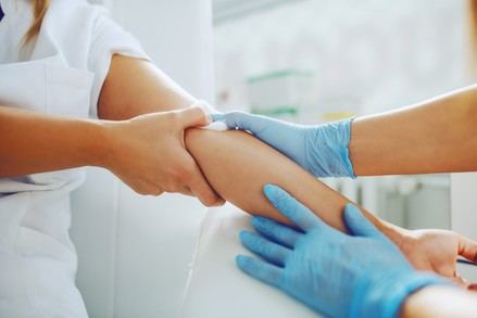 Identifican biomarcadores en sangre que podrían evaluar la eficacia de terapias para la depresión