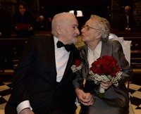 Una pareja se casa tras reencontrarse en Facebook 70 años después